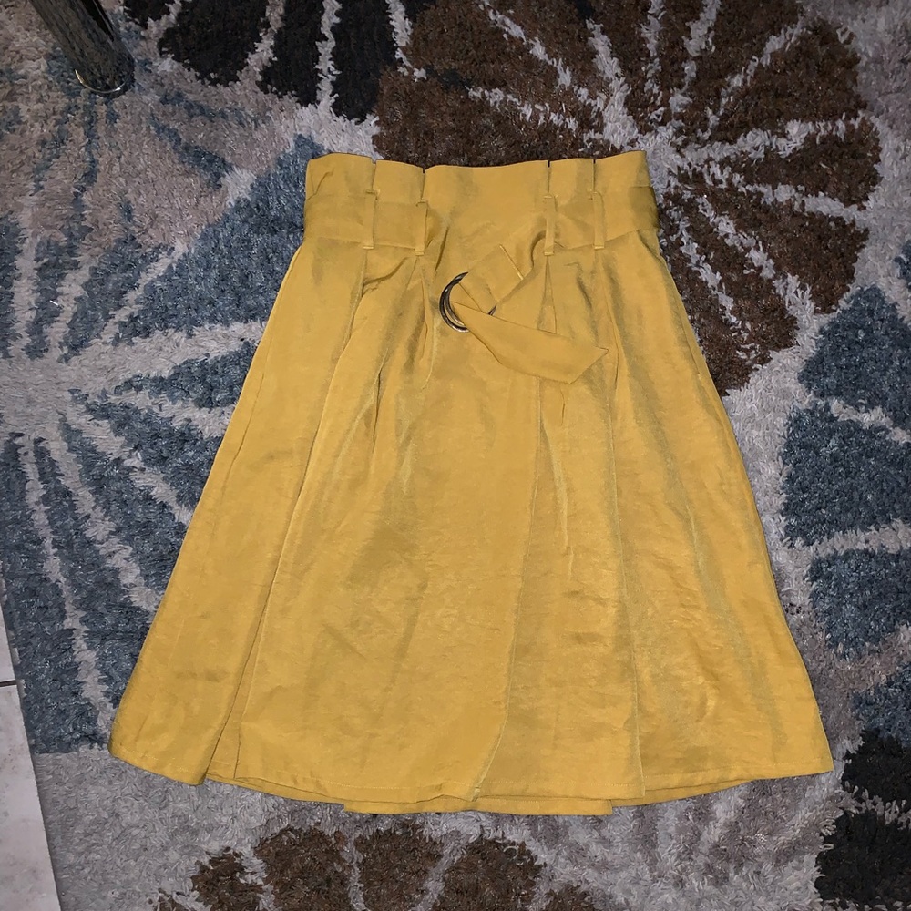 High waisted skirt